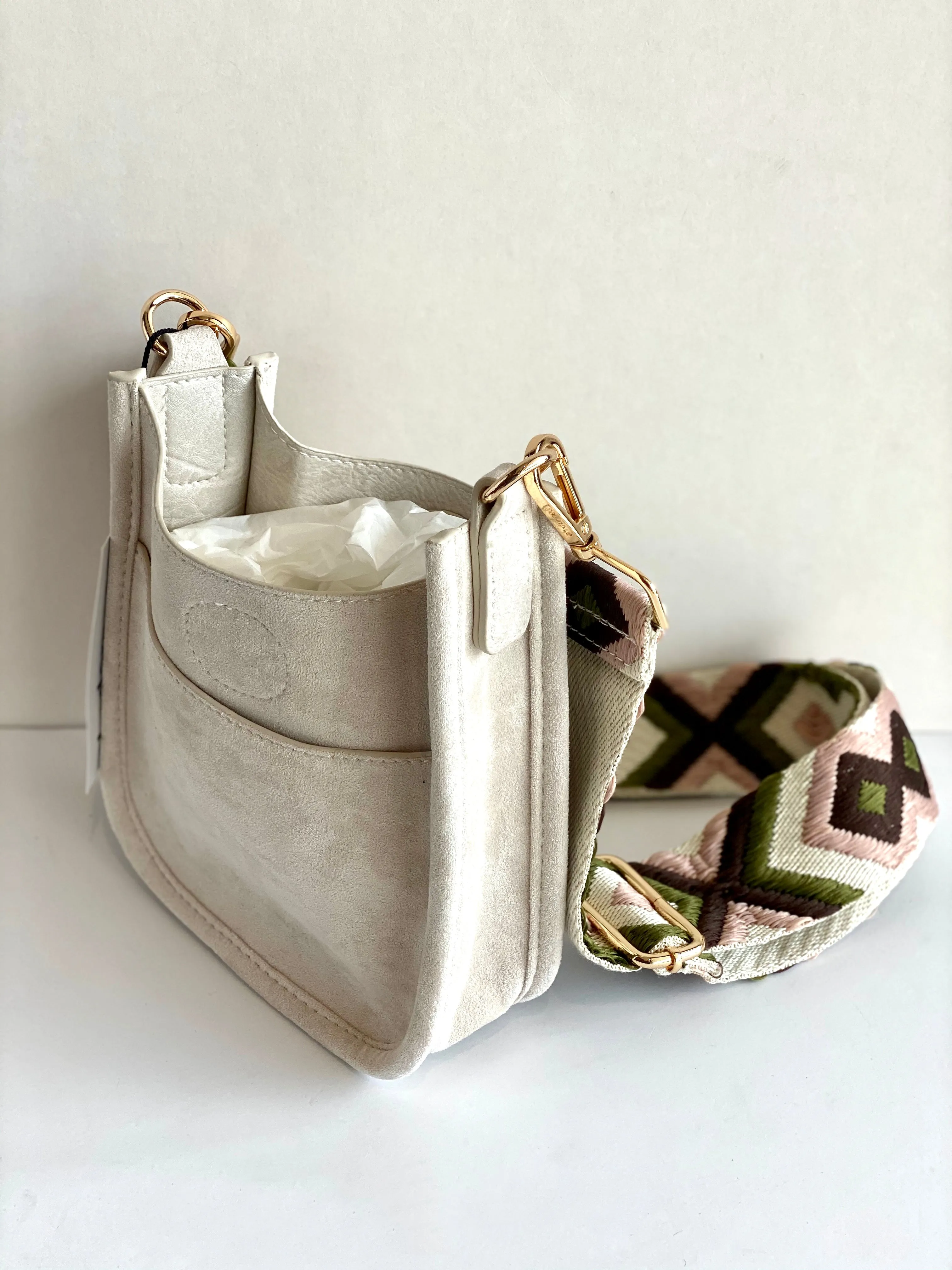 Ahdorned Petite Messenger Bag