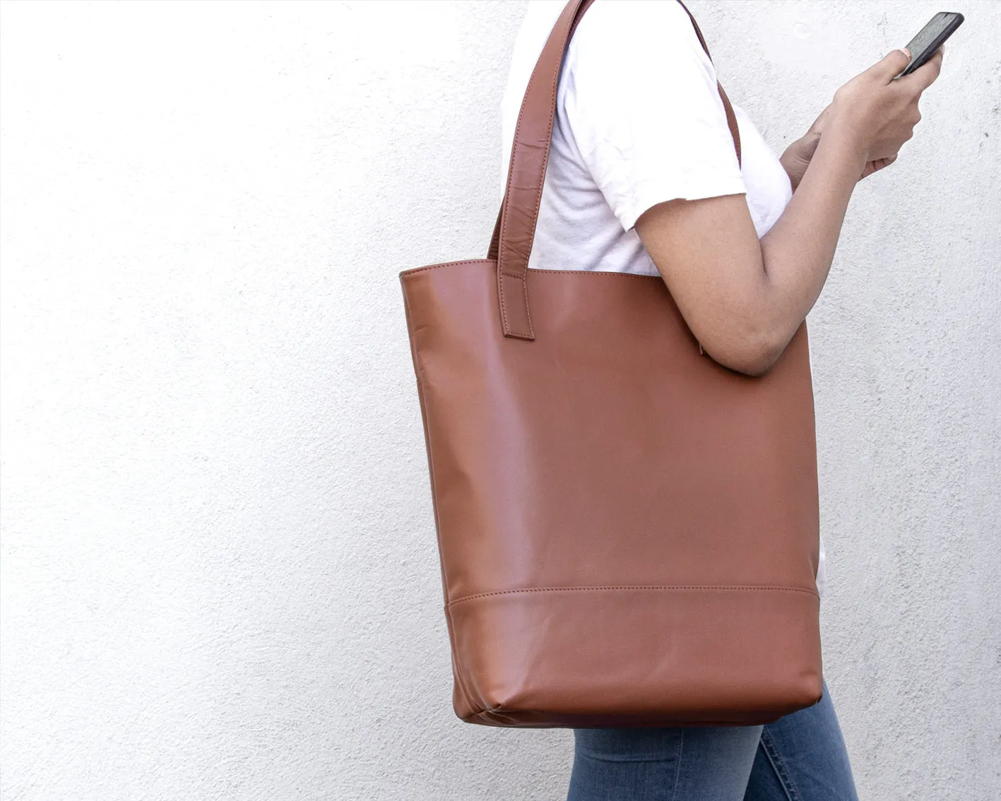 Classic Tote - Tan