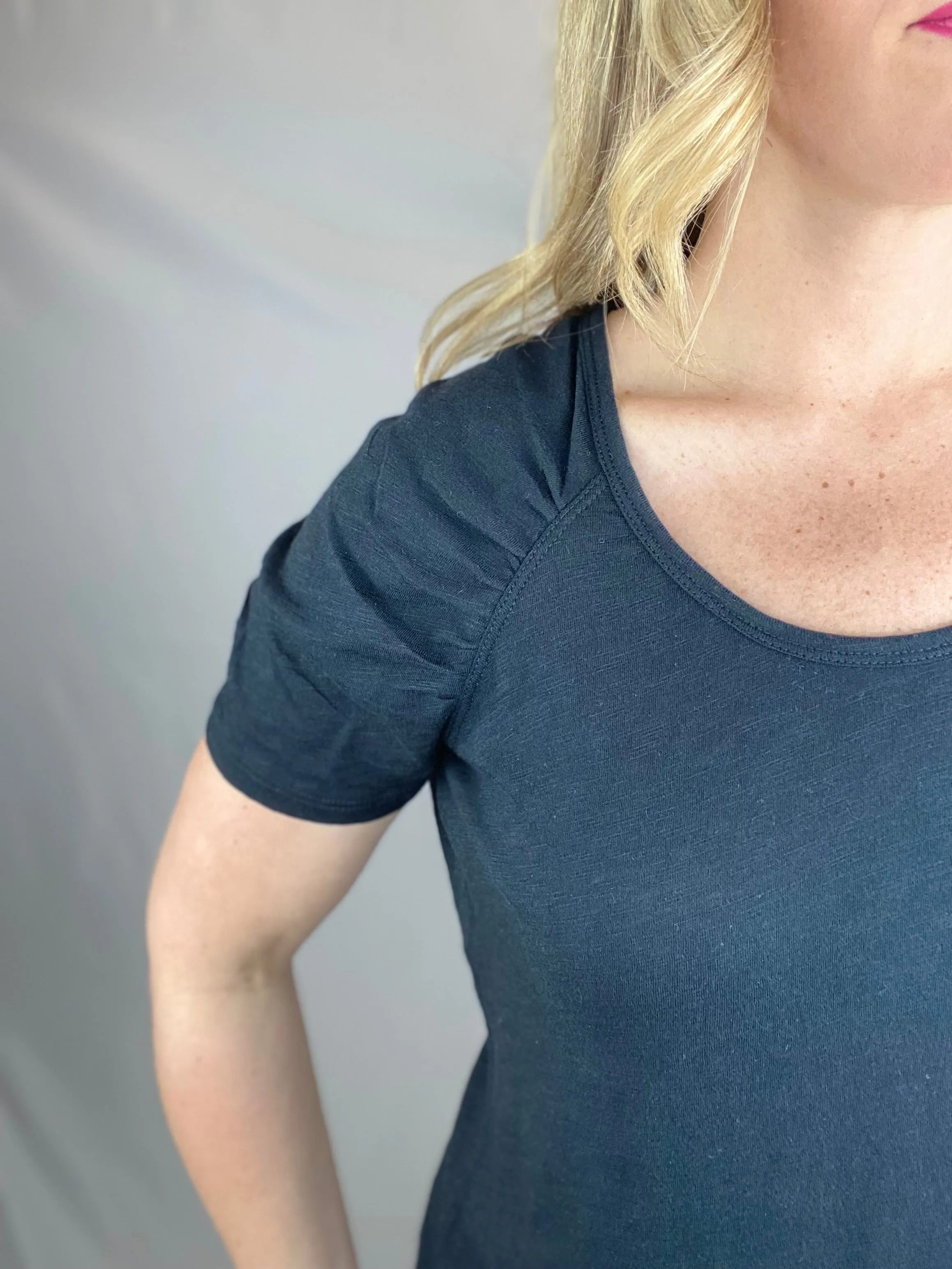 Shirred Raglan Short Sleeve Top-Black