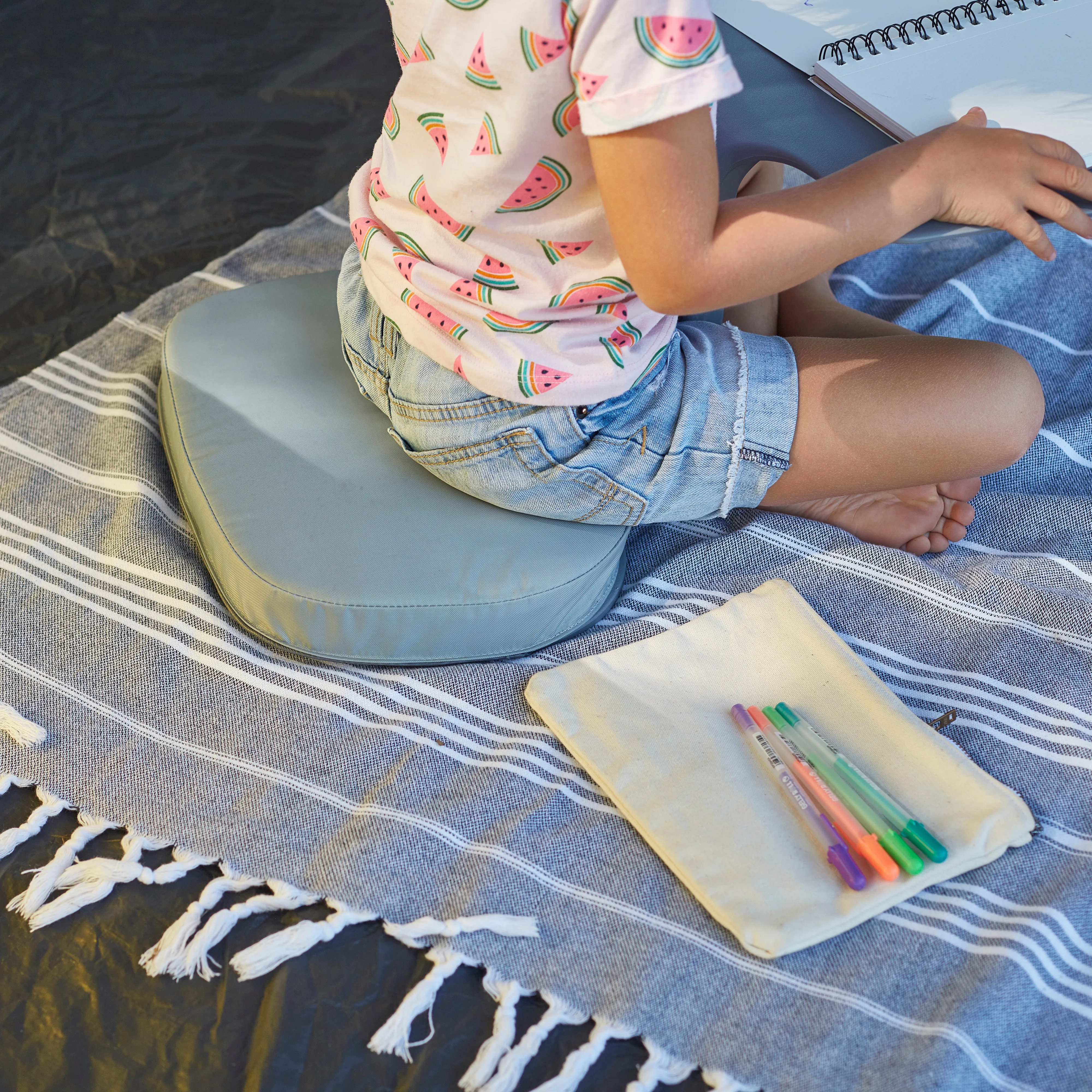 The Surf Portable Lap Desk and Surf Cushion, Flexible Seating Floor Desk with Foam Pad, 1-Pack