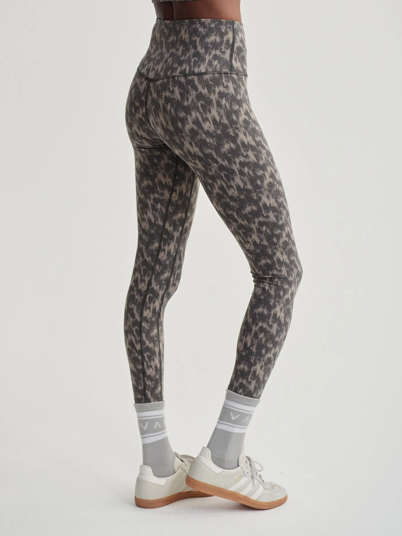 Varley Move High Legging 25 - Abstract Motion Texture